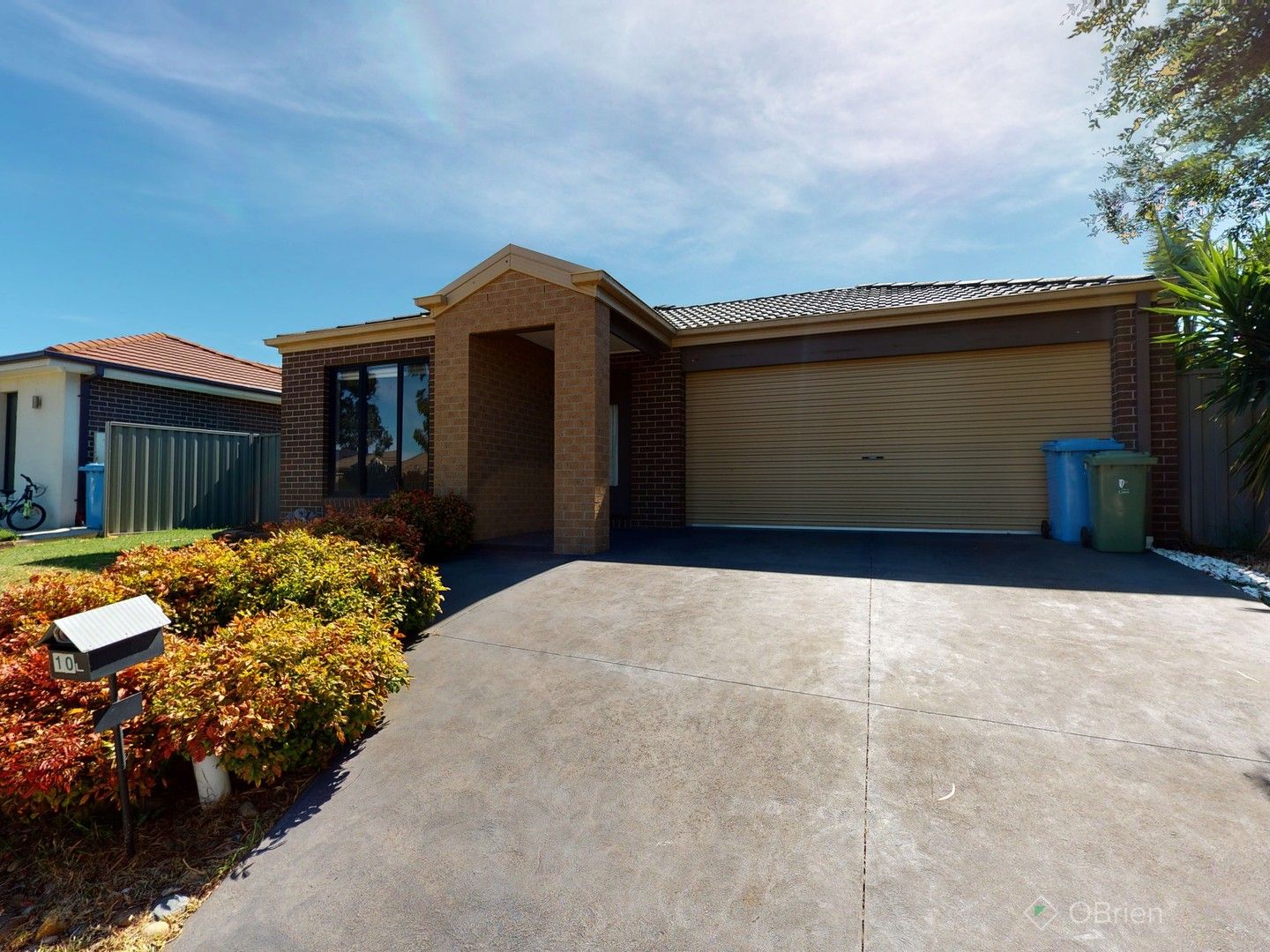 3 bedrooms House in 10 Tattle Grove CRANBOURNE EAST VIC, 3977