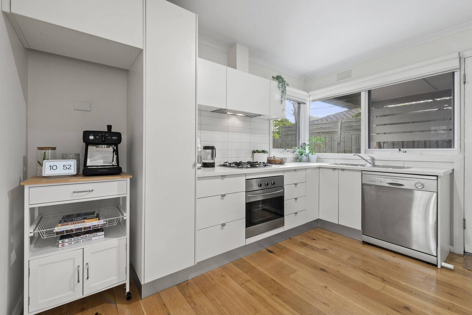 1/6-8 Stafford Street, Herne Hill VIC 3218, Image 2