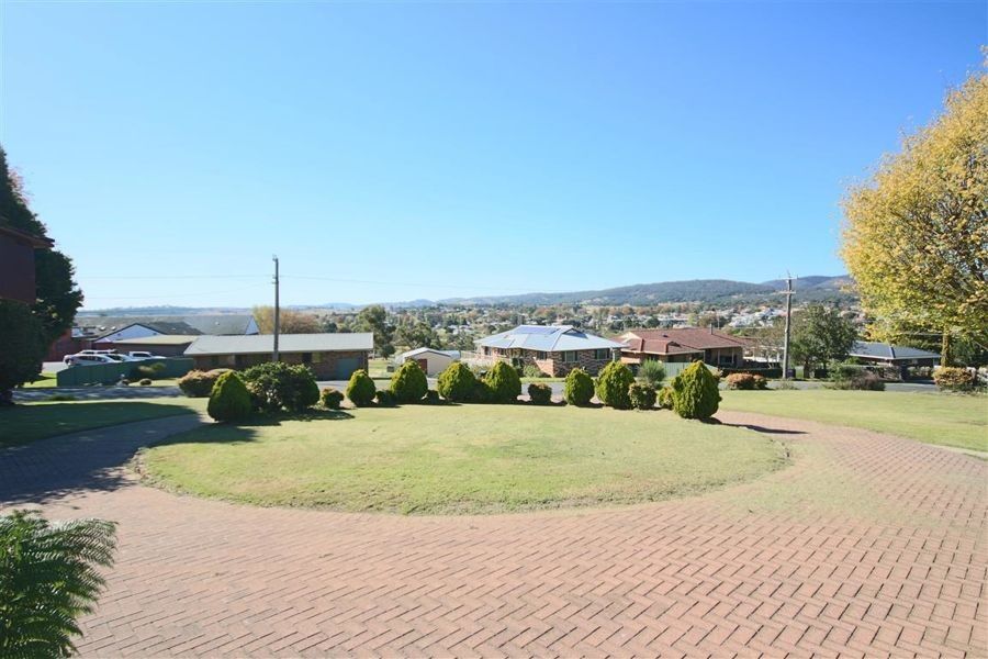 136 Pelham Street, Tenterfield NSW 2372, Image 2