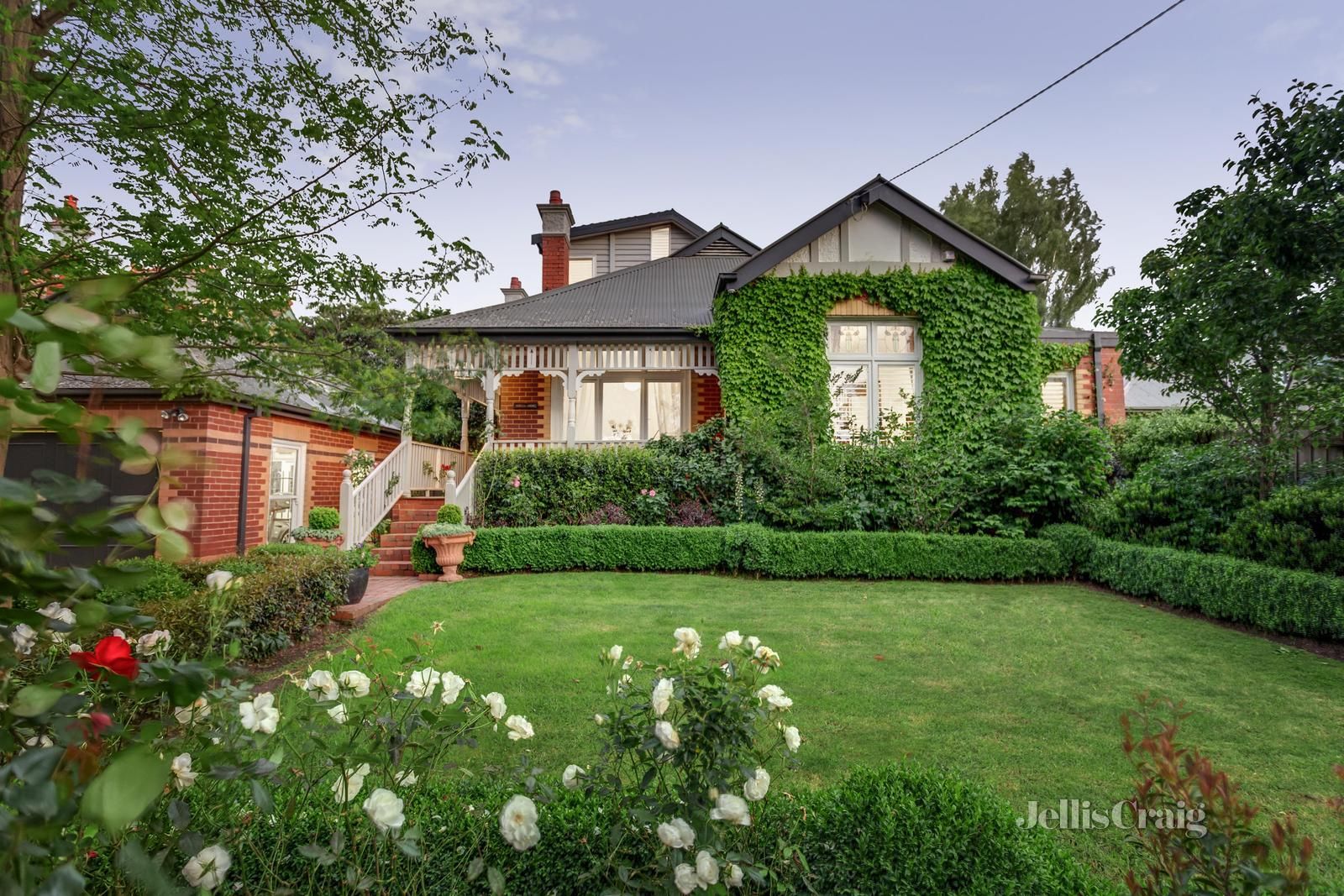 4 bedrooms House in 2 Maling Road CANTERBURY VIC, 3126