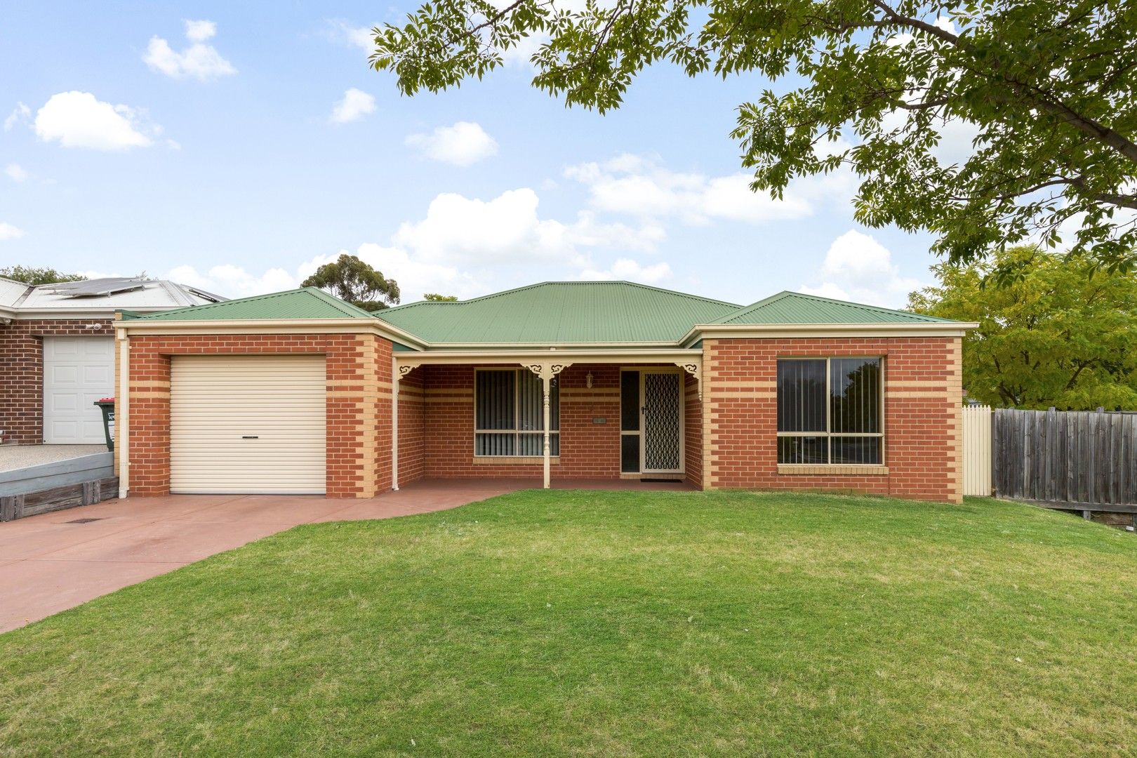 2 Highlands Court, Sunbury VIC 3429 House For Rent 420 Domain
