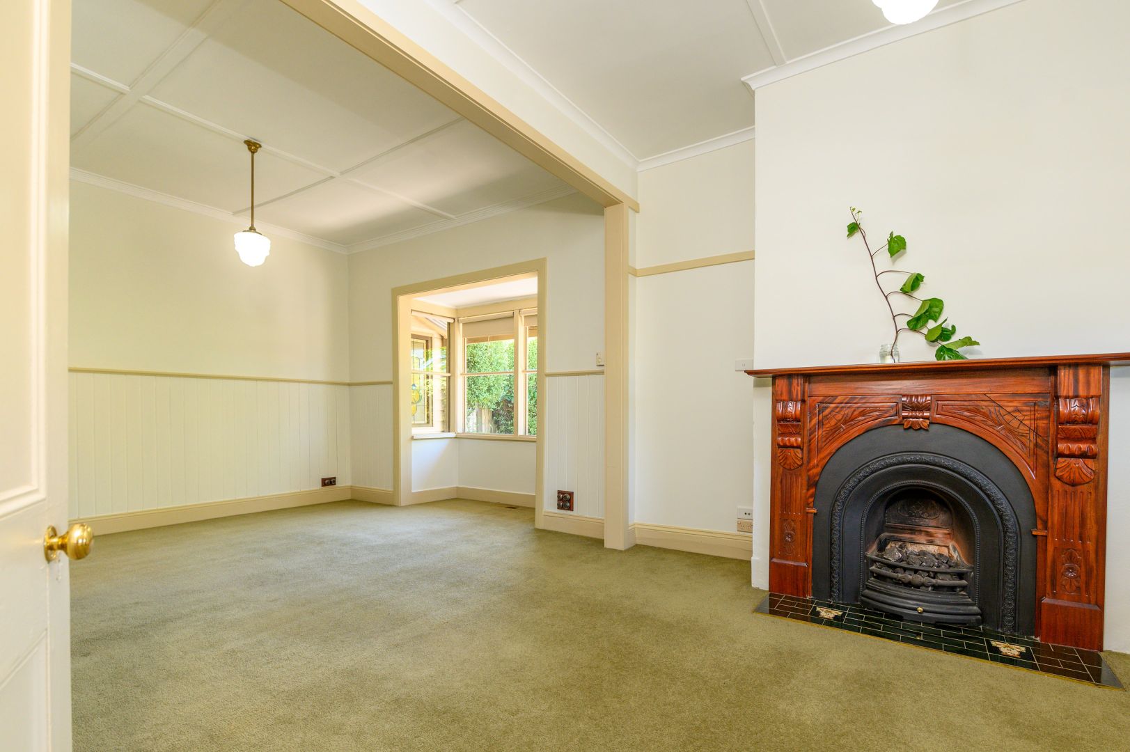 4 Doveton Crescent, Soldiers Hill VIC 3350, Image 2