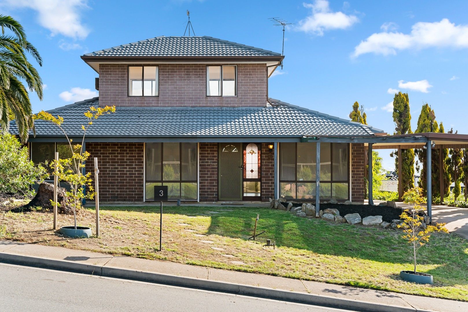 4 bedrooms House in 3 Rogana Cres HALLETT COVE SA, 5158