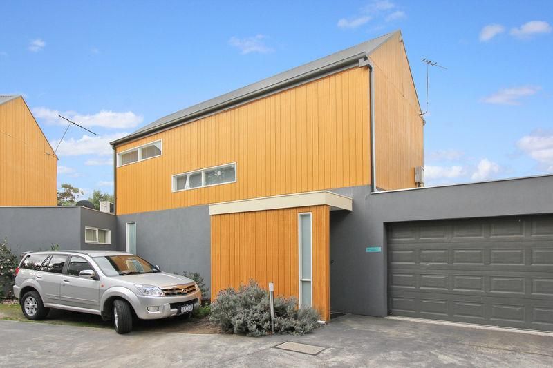 3/2 Gibson Street, CAULFIELD EAST VIC 3145, Image 2