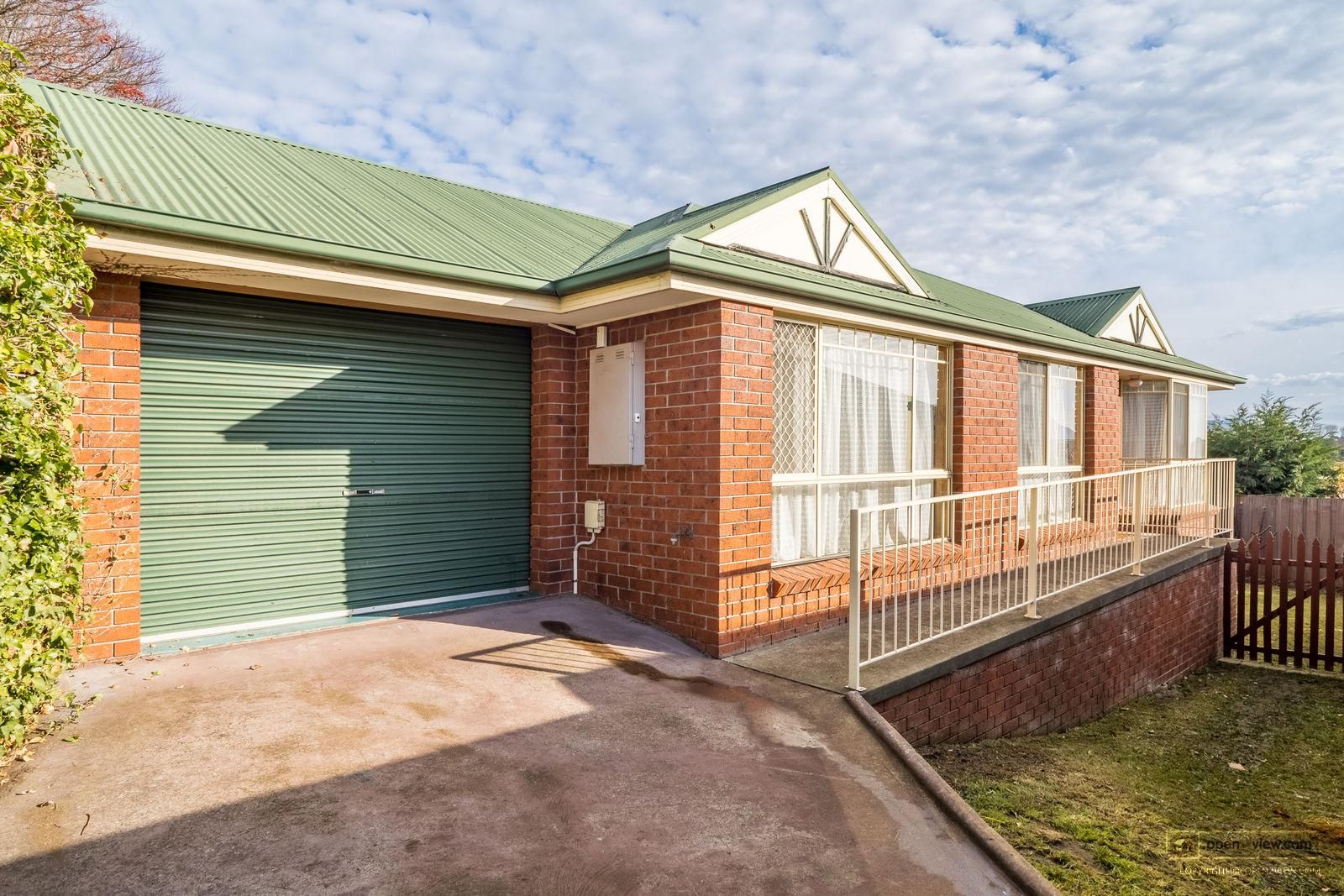 2 bedrooms Apartment / Unit / Flat in 2/60 Cross Street NEW TOWN TAS, 7008