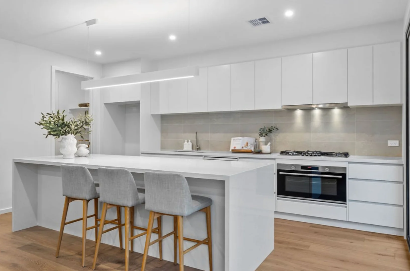 Additional image 3 of 8 Swansea Grove, Mornington VIC 3931