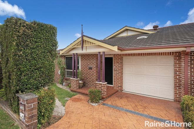 Picture of 2/27 Laurina Avenue, HELENSBURGH NSW 2508