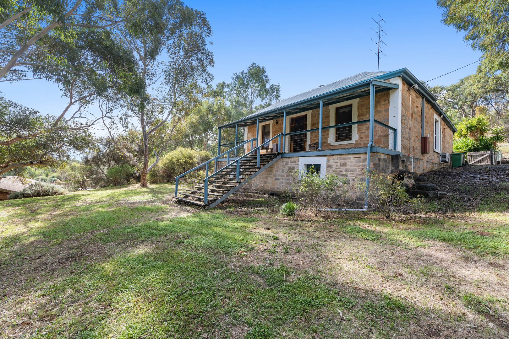 33 Warenda Road, Clare SA 5453, Image 1