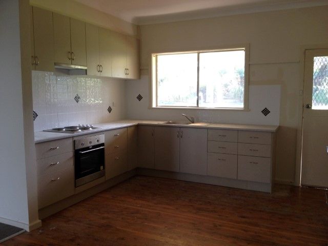 44 Brady Street, CONDOBOLIN NSW 2877, Image 2