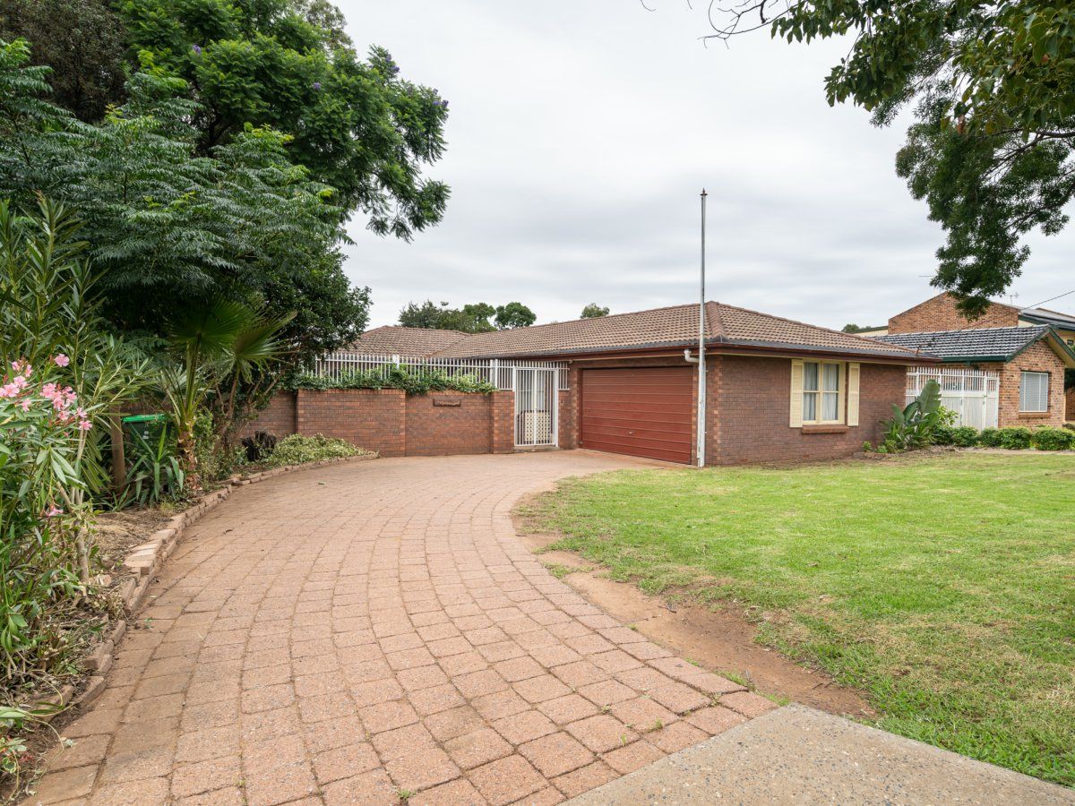 3 bedrooms House in 20 Stonehaven Avenue DUBBO NSW, 2830