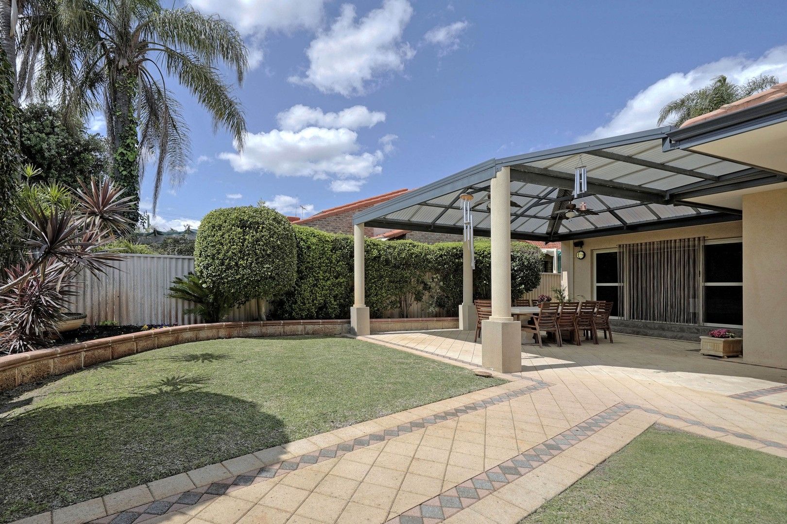 4 bedrooms House in 21 Addlestone MORLEY WA, 6062