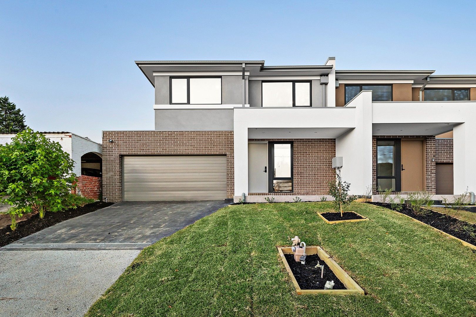 3 bedrooms House in 32 Brindy Crescent DONCASTER EAST VIC, 3109