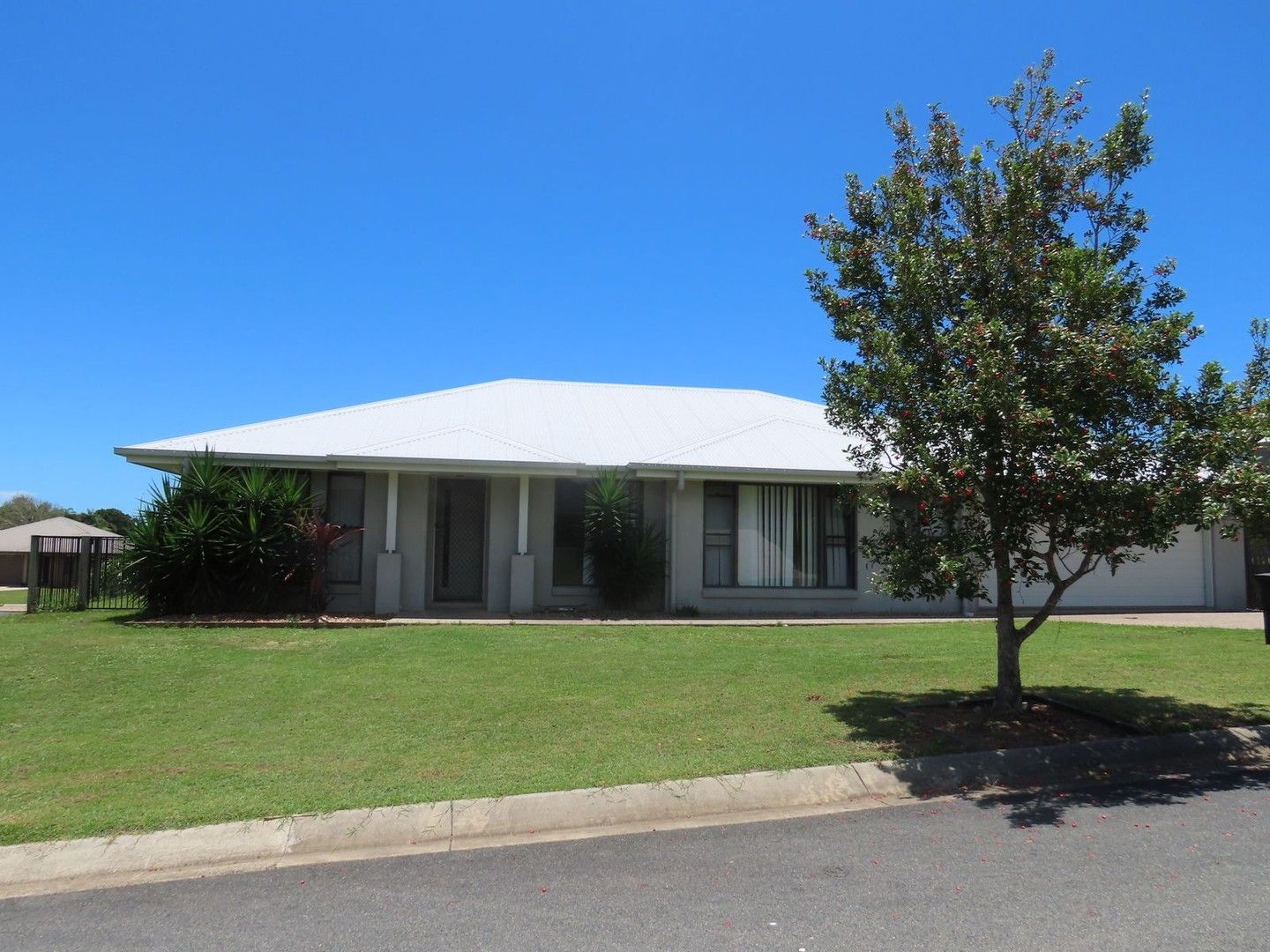 35 Highcrest Court, Bucasia QLD 4750 House For Rent Domain
