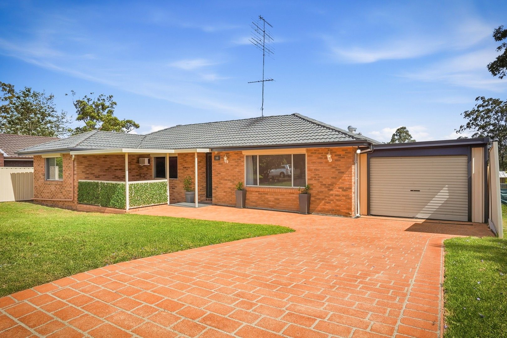 4 bedrooms House in 18 Clent Street JAMISONTOWN NSW, 2750