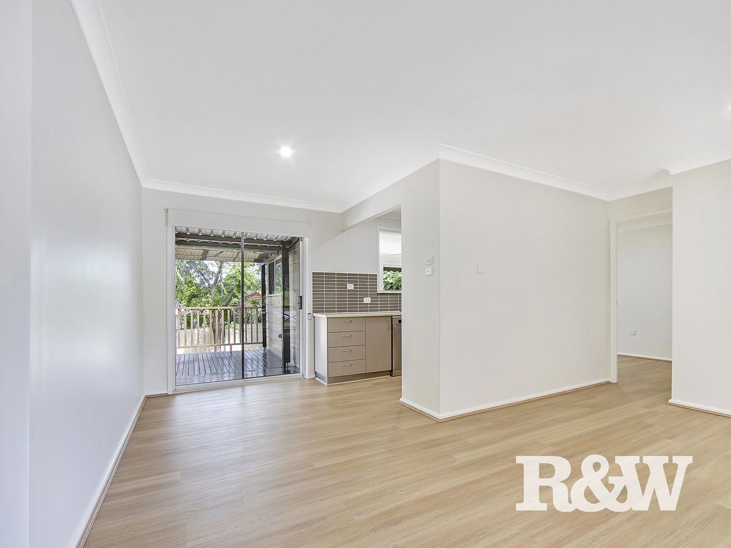 14 Harvey Circuit, St Clair NSW 2759, Image 2