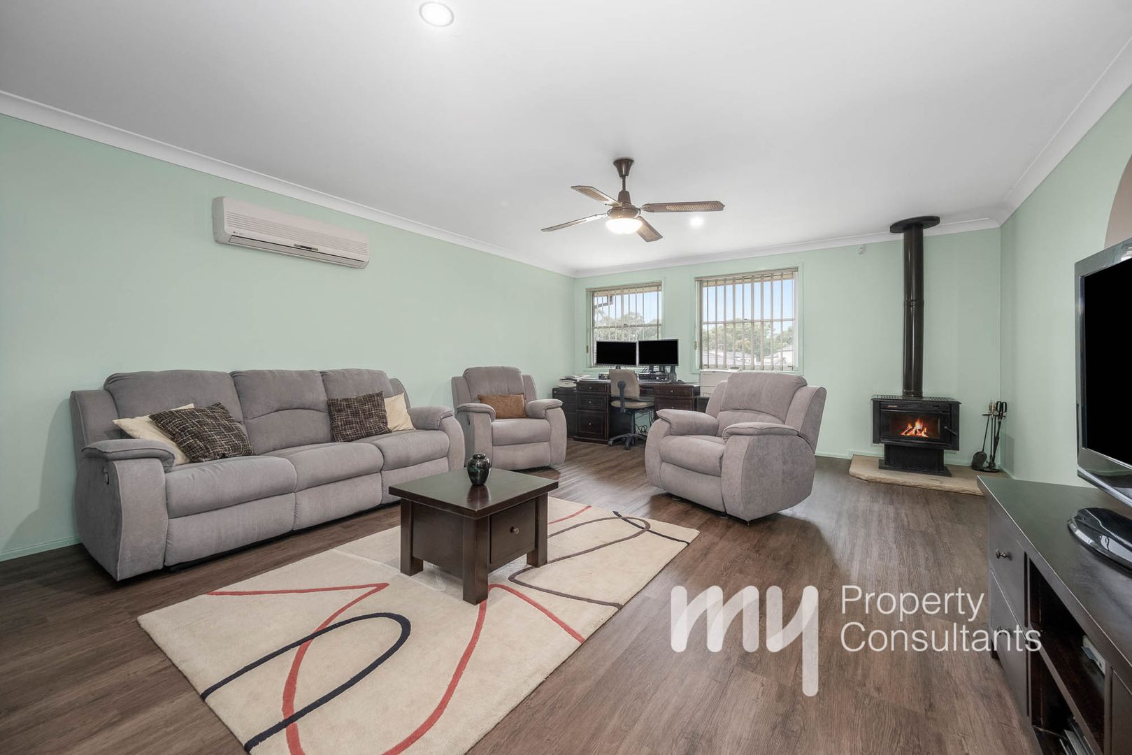 2 Edith Avenue, Macquarie Fields NSW 2564, Image 1