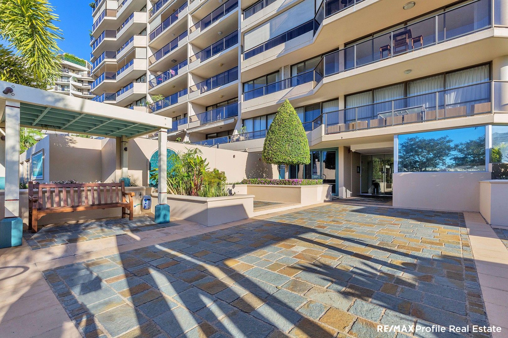 2/10 Lower River Terrace, South Brisbane QLD 4101 Apartment For Rent