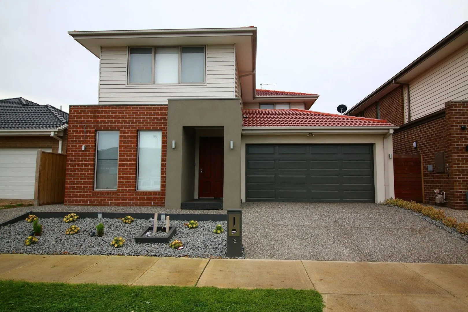33 Square Large Family Home, Point Cook