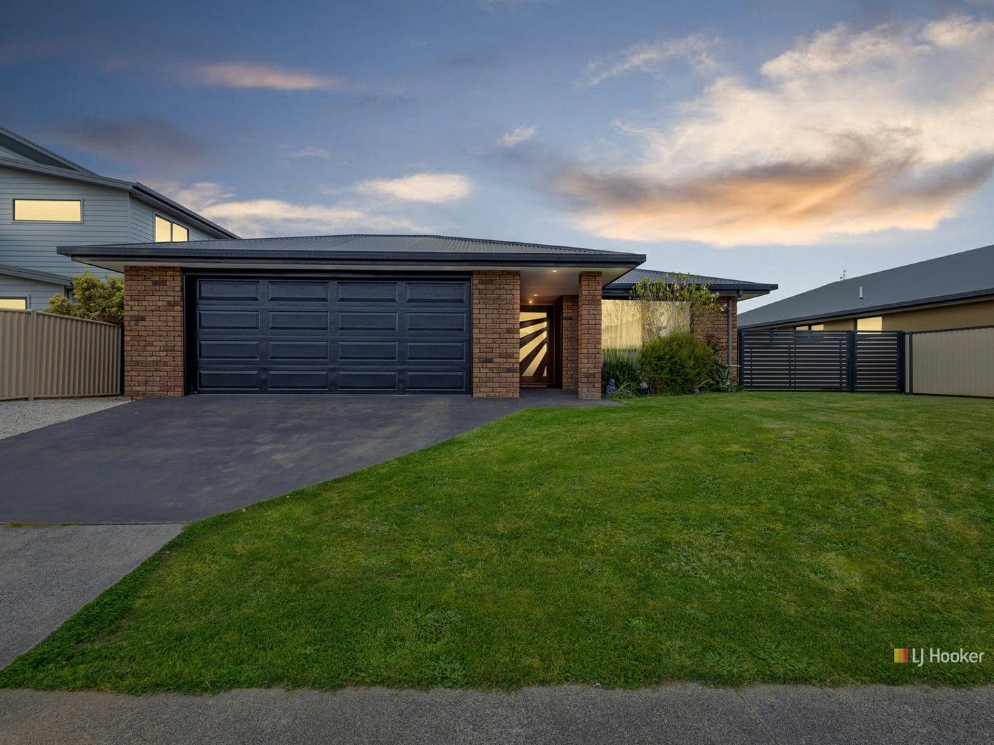 10 Sandy Crescent, Wynyard TAS 7325, Image 1