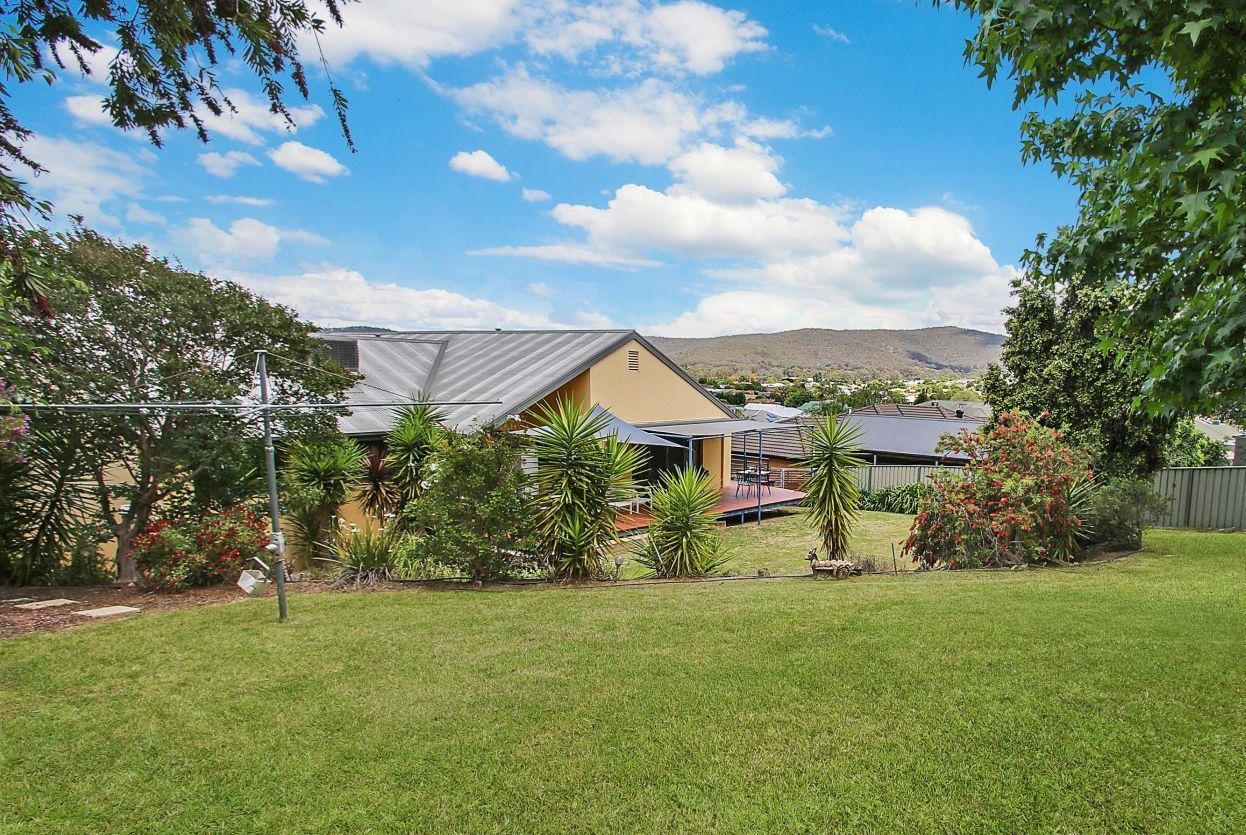 4 bedrooms House in 14 Box Place GLENROY NSW, 2640