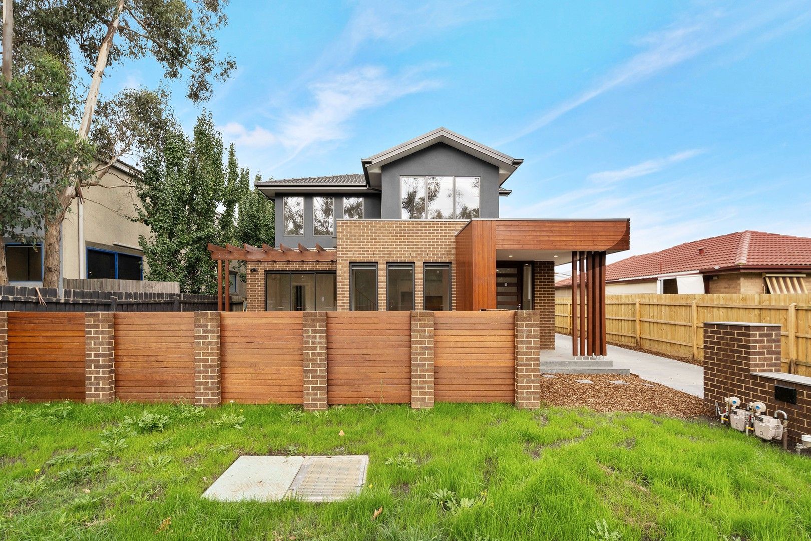 3 bedrooms Townhouse in 115 Heatherdale Road RINGWOOD VIC, 3134