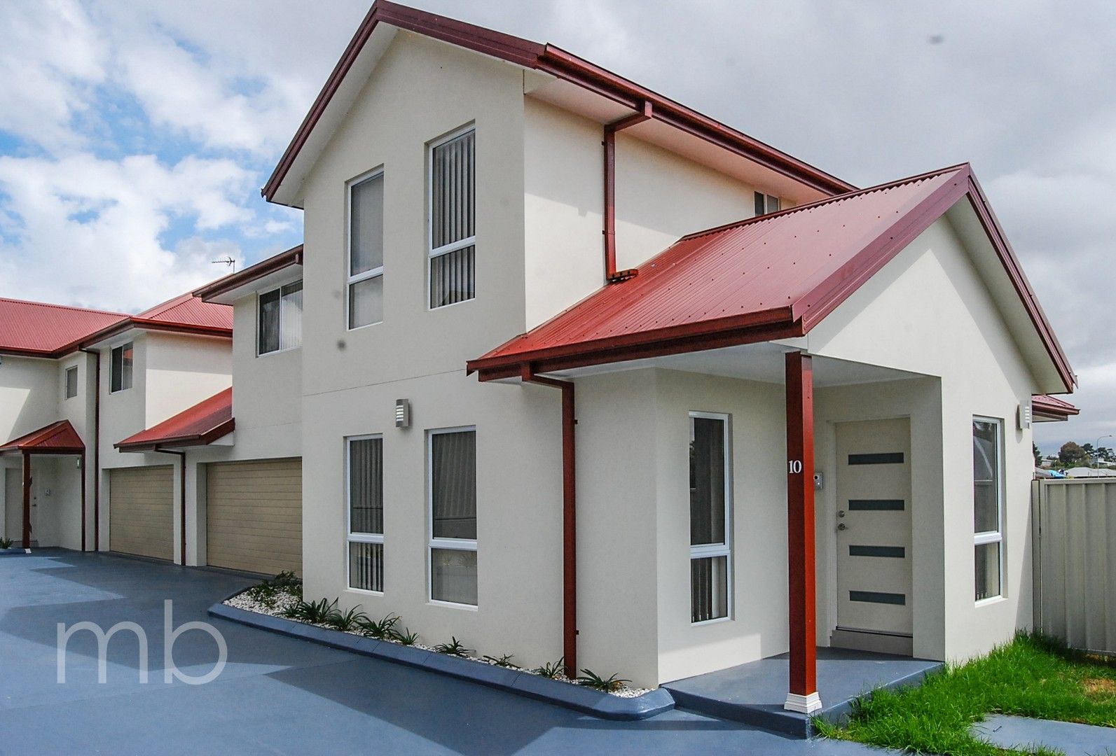 4 bedrooms Townhouse in 10/19 Moonstone Drive ORANGE NSW, 2800