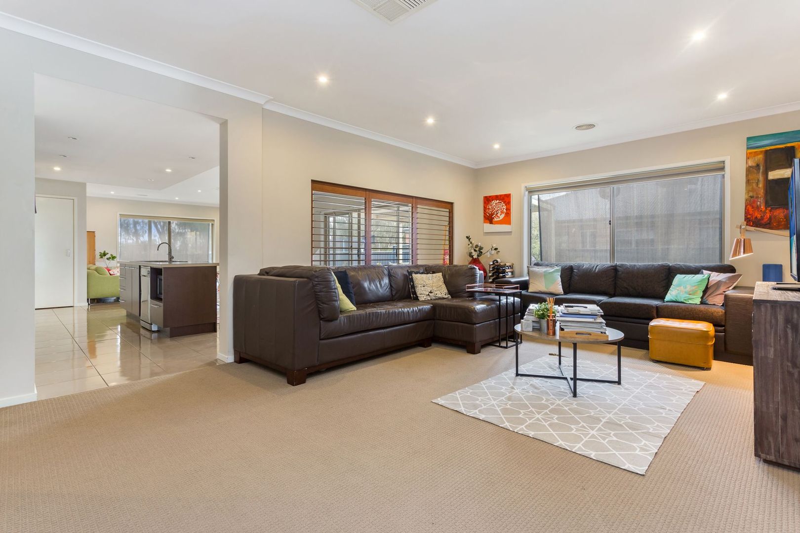 2/48B Strickland Street, Ascot VIC 3551, Image 2