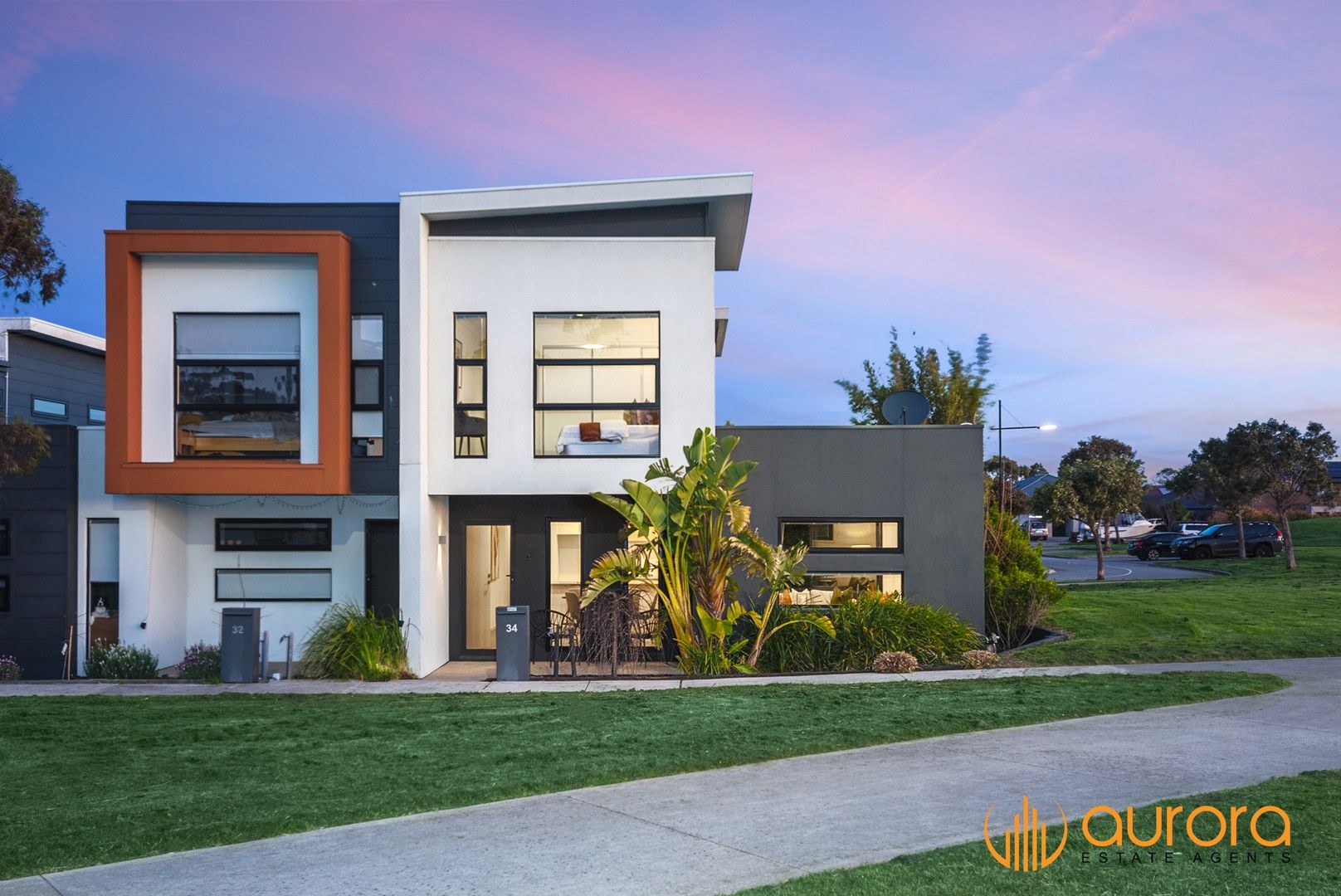 3 bedrooms Townhouse in 34 Old Trafford Way OFFICER VIC, 3809