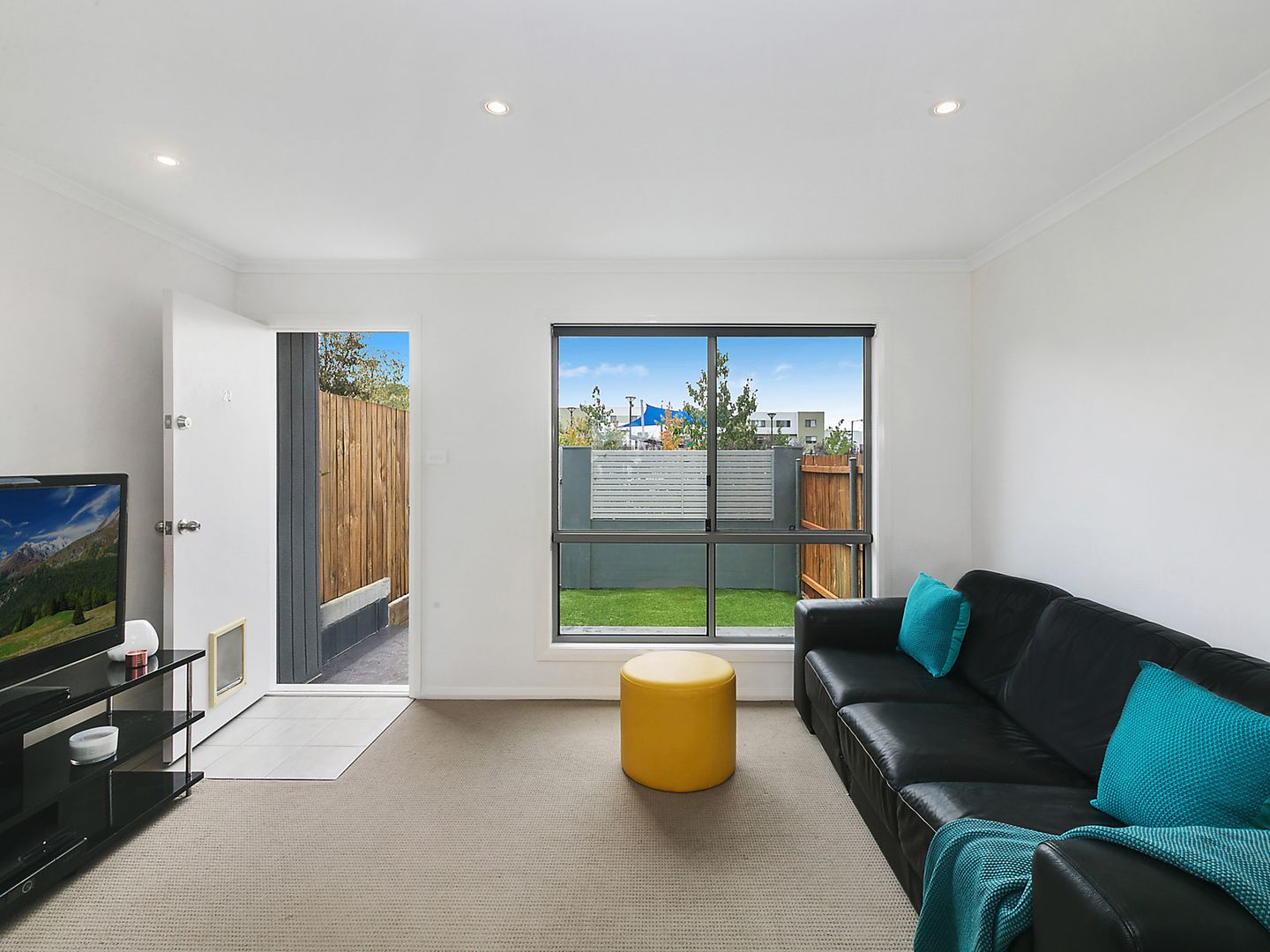 27/15 Andersch Street, Casey ACT 2913, Image 2