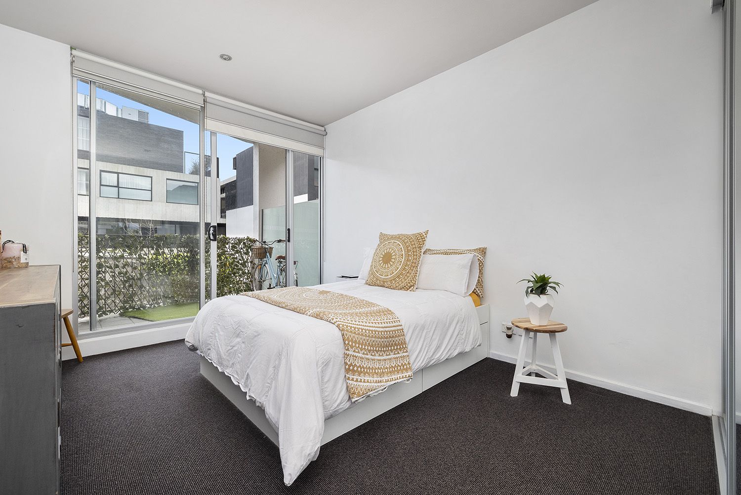 1 bedrooms Apartment / Unit / Flat in 108/122 Ormond Road ELWOOD VIC, 3184