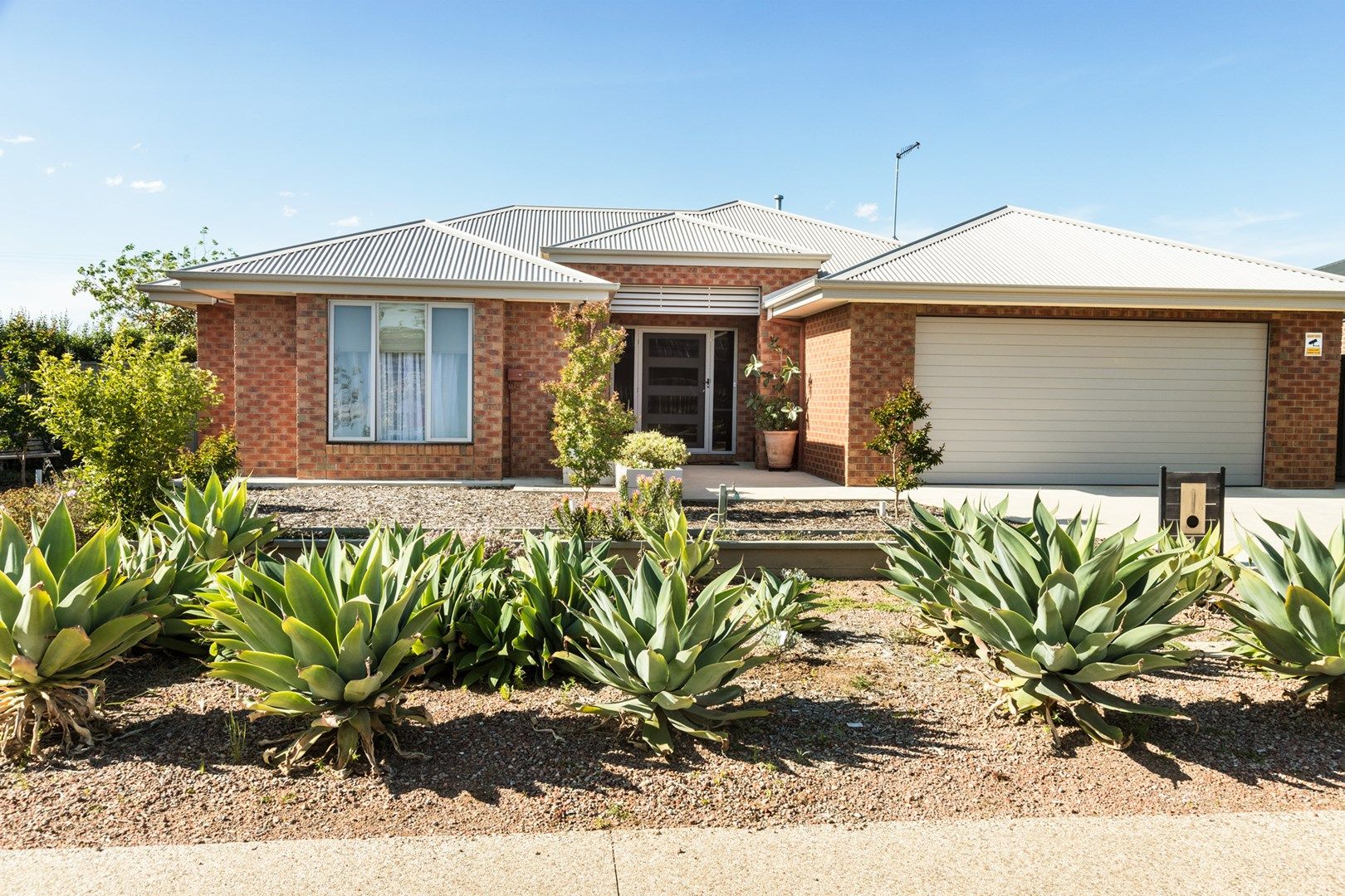 1 Pinehurst Crescent, Tatura VIC 3616, Image 0