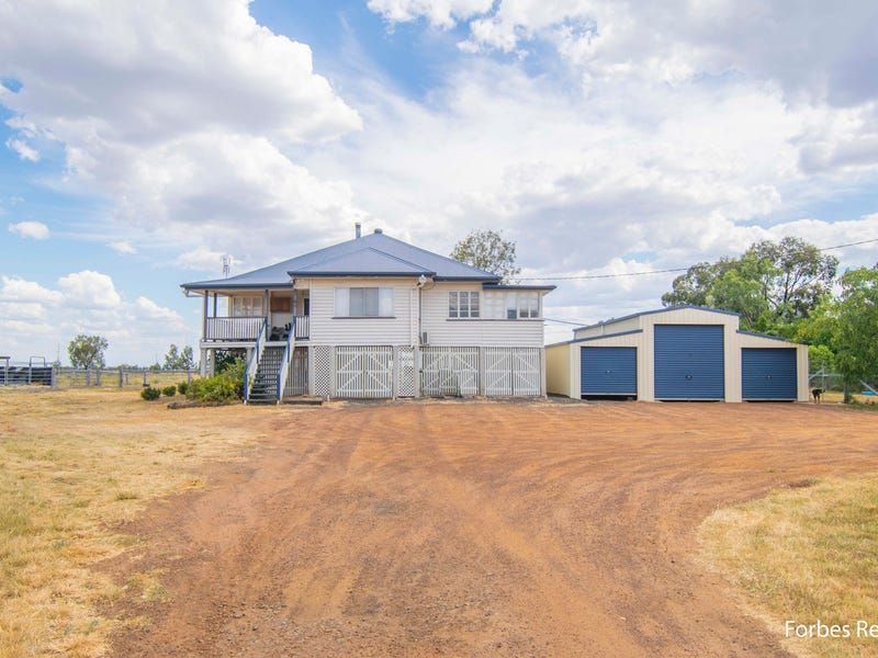 11 Sandalwood Avenue South, Dalby QLD 4405, Image 1