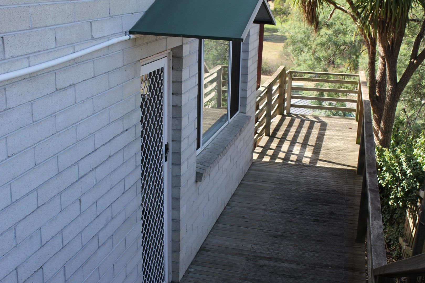 1 bedrooms Apartment / Unit / Flat in 2/42 Crandon Crescent NEWNHAM TAS, 7248