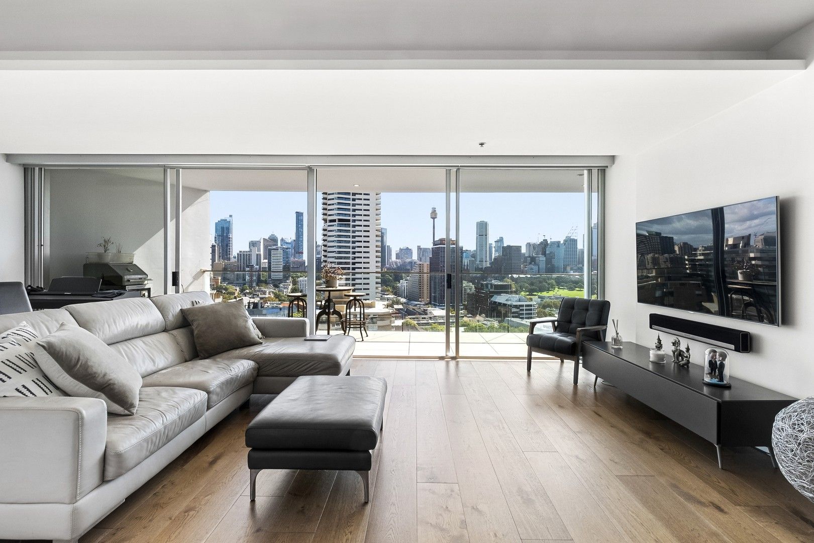 2 bedrooms Apartment / Unit / Flat in 1210/227 Victoria Street DARLINGHURST NSW, 2010