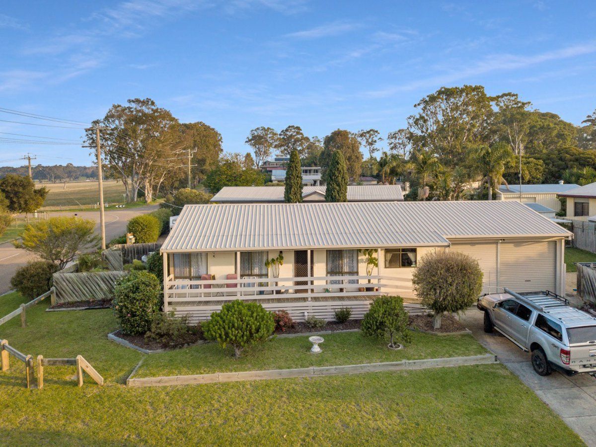 30 Bay Road, Eagle Point VIC 3878, Image 1