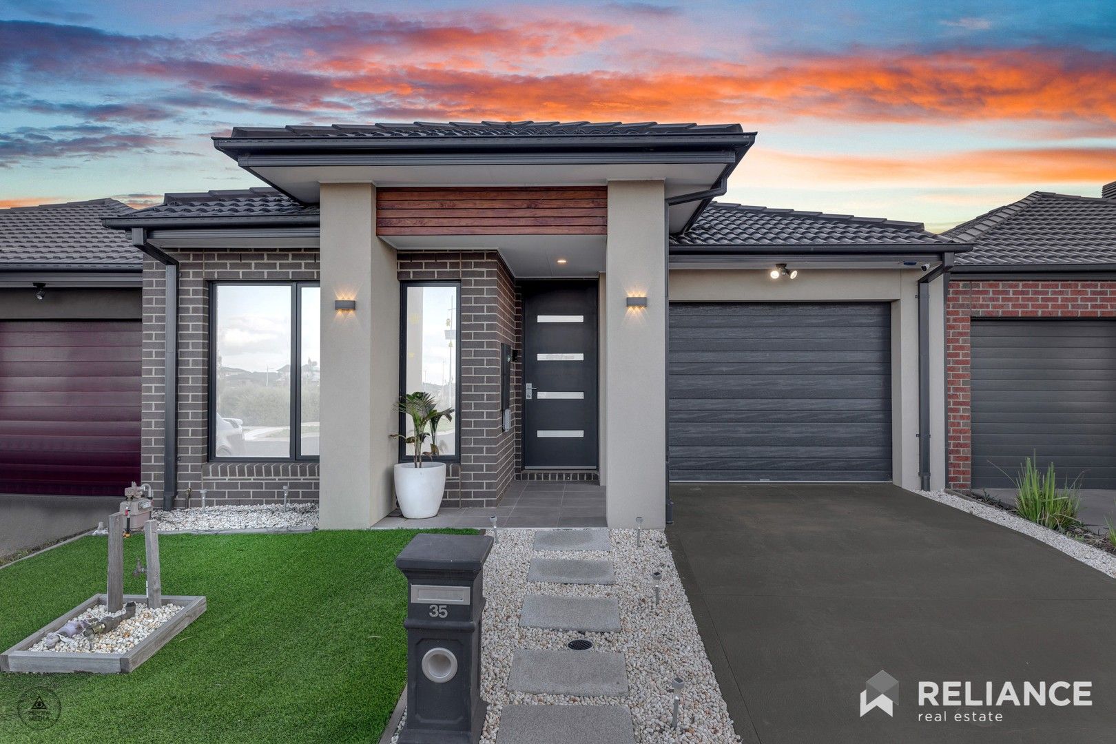3 bedrooms House in 35 Flanagan Street TARNEIT VIC, 3029