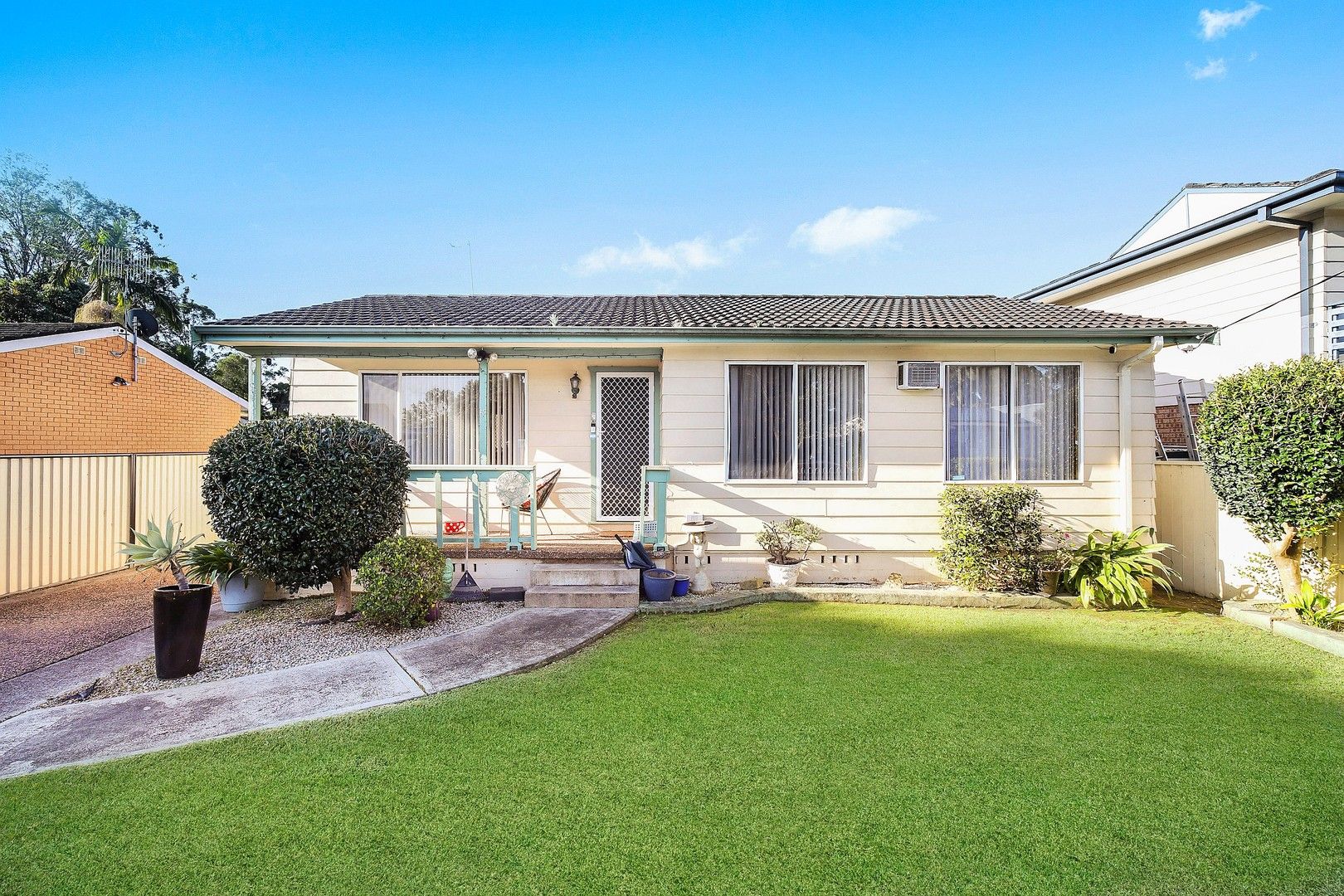 27 Kingsford Smith Drive, Berkeley Vale NSW 2261, Image 1