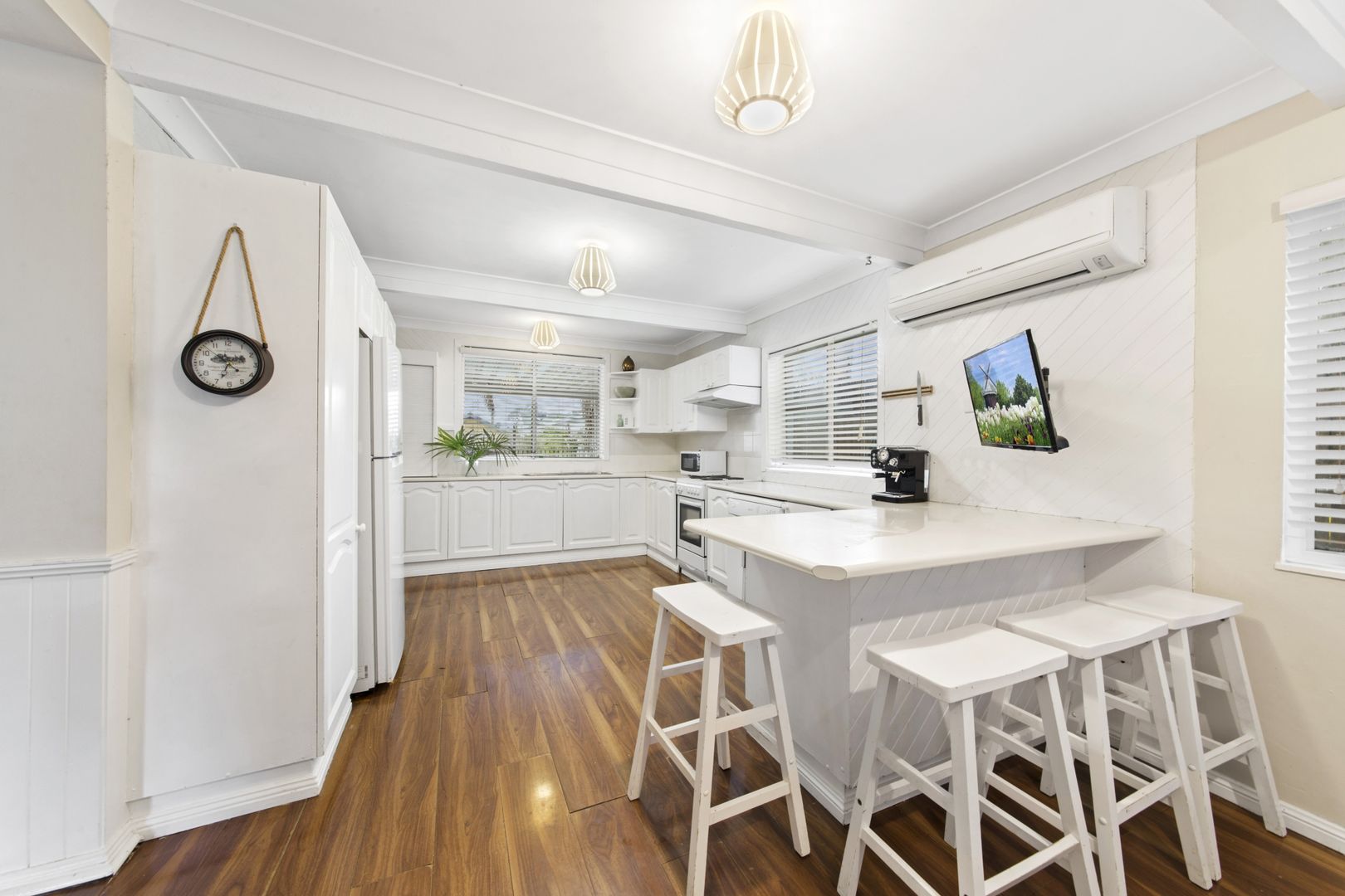 77 Dorothy Avenue, Woy Woy NSW 2256, Image 2