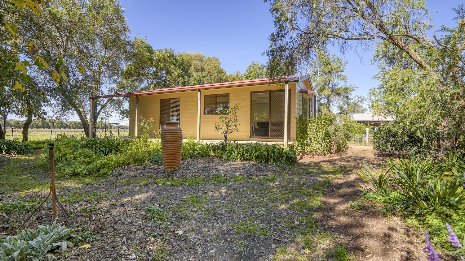 172 Youanmite Road, Invergordon VIC 3636, Image 2