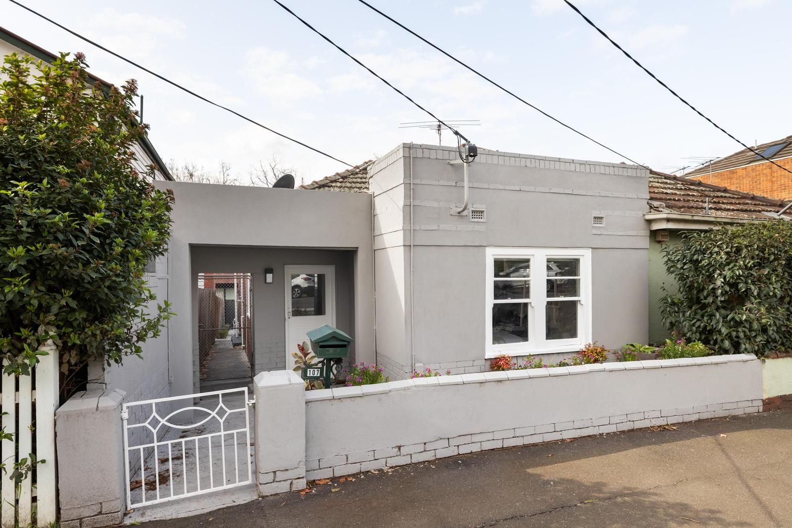 2 bedrooms House in 107 Eastwood Street KENSINGTON VIC, 3031