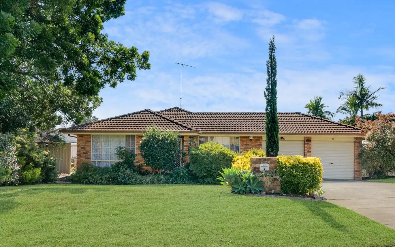 4 bedrooms House in 8 Mackillop Crescent ST HELENS PARK NSW, 2560