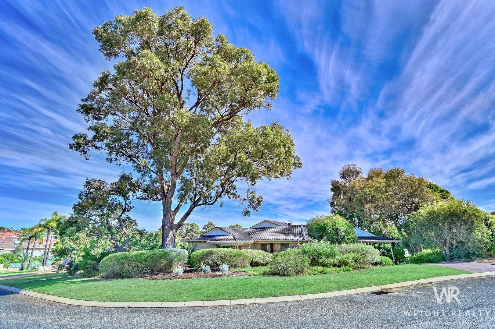 4 bedrooms House in 21 Tallering Heights WOODVALE WA, 6026