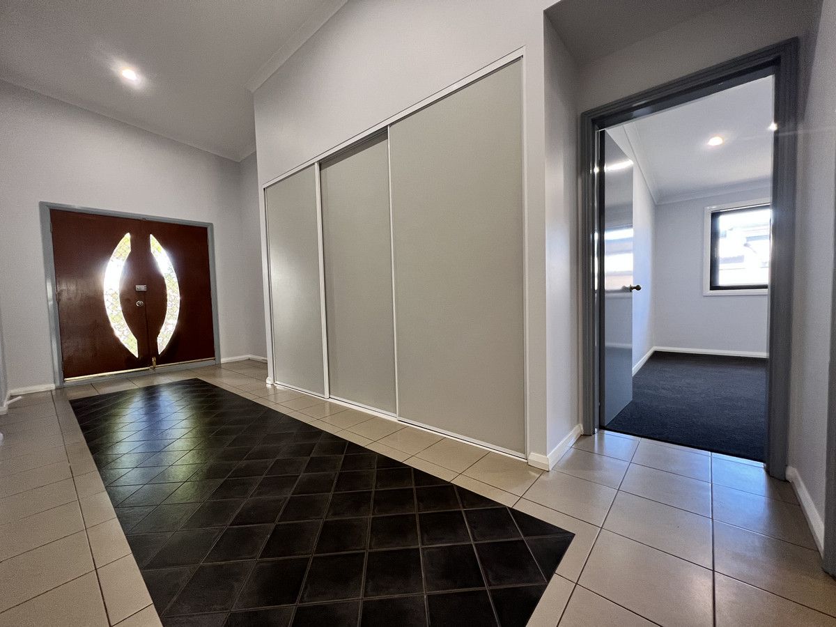 4 bedrooms House in 8 Eucalypt Way SOUTH HEDLAND WA, 6722
