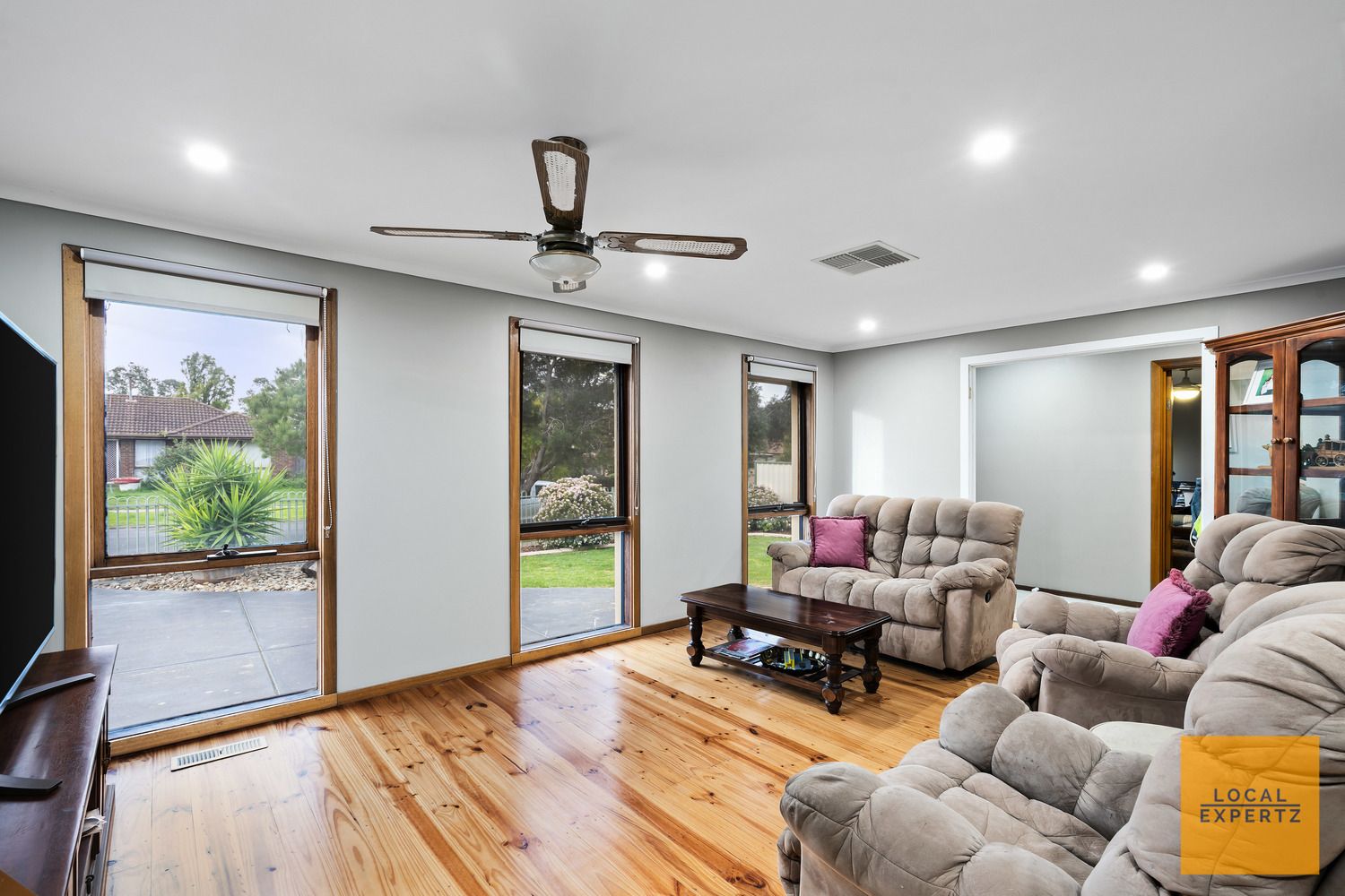 54 Dunvegan Drive, Kurunjang VIC 3337, Image 2