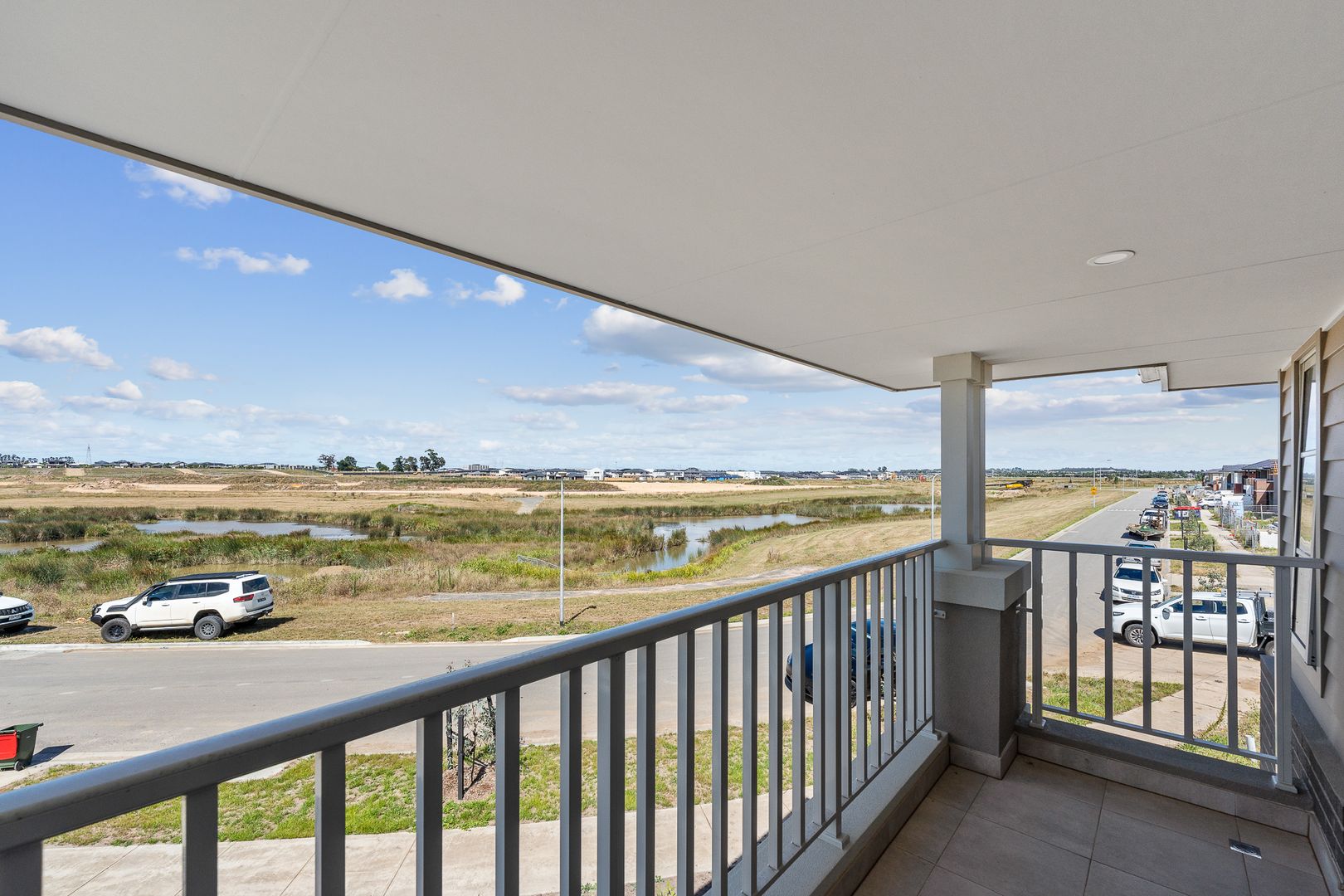 33 Moorside Crescent, Clyde North VIC 3978 House For Rent 800 Domain