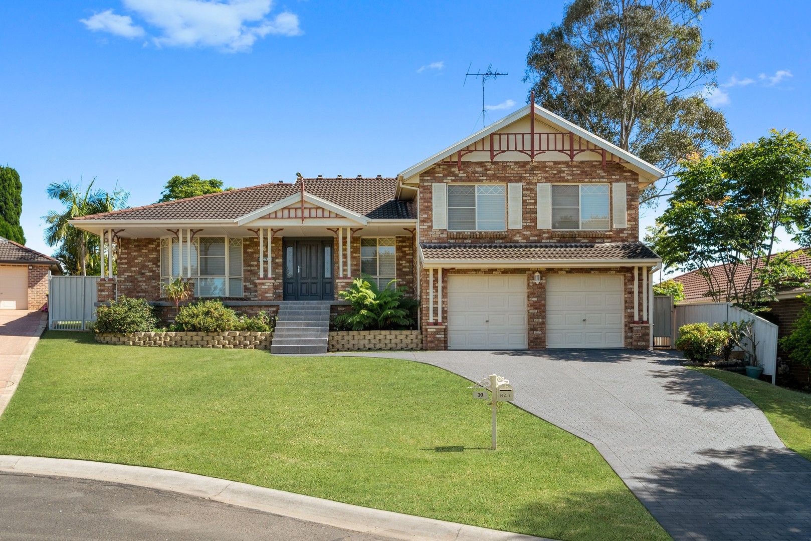 5 bedrooms House in 10 Cartwright Place GLENMORE PARK NSW, 2745