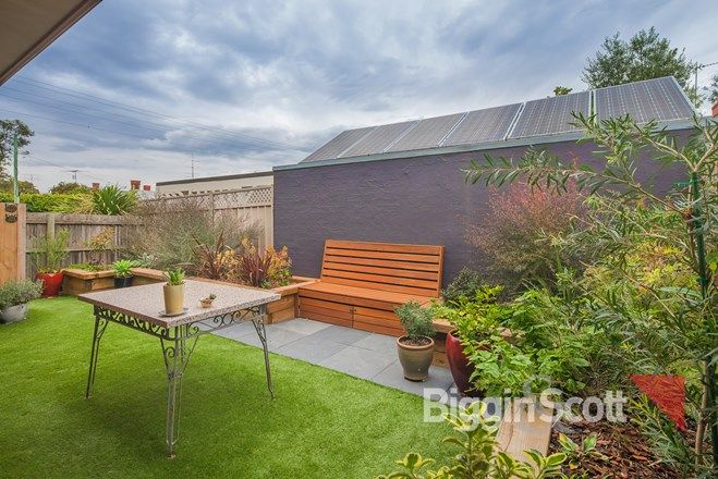 Picture of 1/301 Neill Street, SOLDIERS HILL VIC 3350