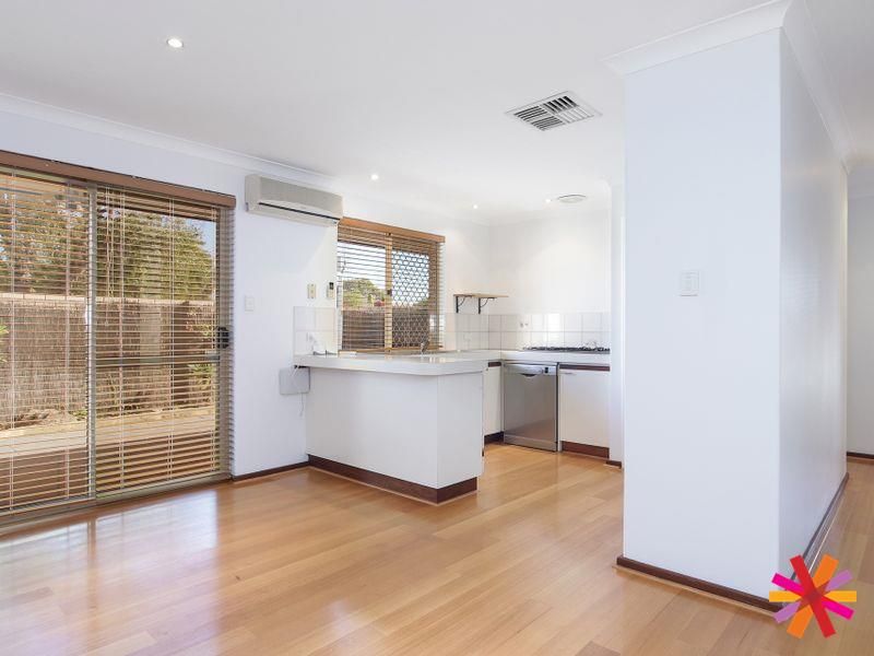 3 bedrooms Villa in 1/134 Robert Street COMO WA, 6152