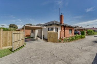 2 bedrooms Apartment / Unit / Flat in 1/8 Kirk Street RINGWOOD VIC, 3134