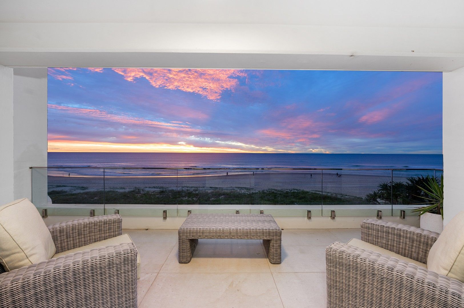 4 bedrooms Apartment / Unit / Flat in 3/79 Albatross Avenue MERMAID BEACH QLD, 4218